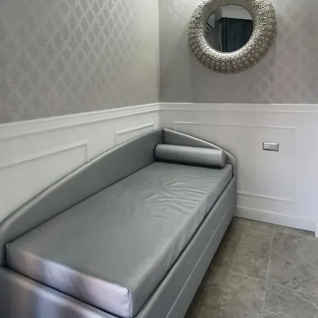 Apartment Silver *