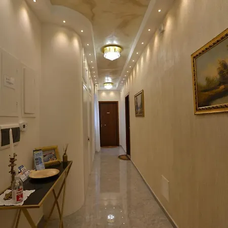 Silver Apartment *